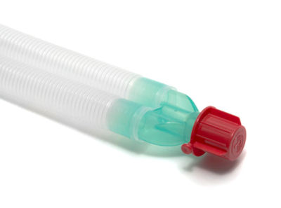 Flextube breathing systems for passive humidification